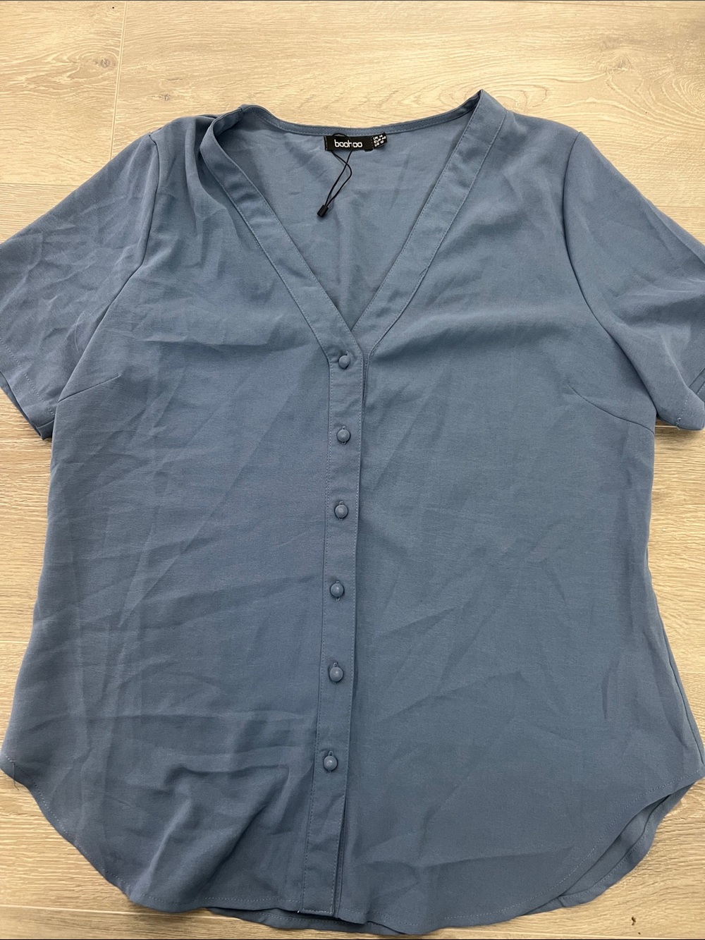 Boohoo Dusty Blue Button-Front V-Neck Women’s Top